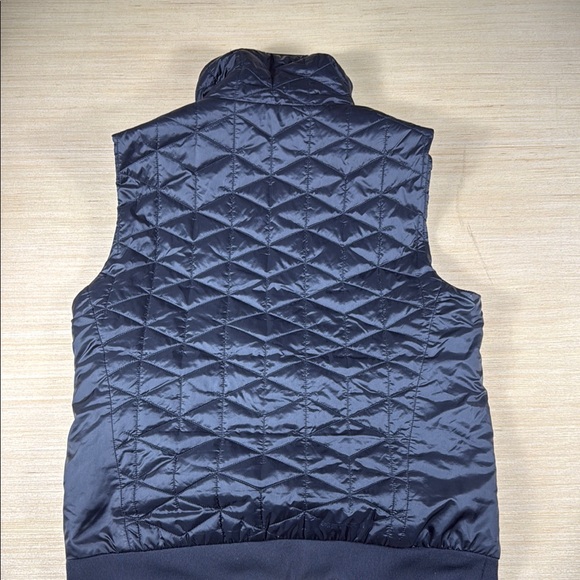 Under Armour Quilted Vest with High‎ Collar Women’s Large Black - Picture 4 of 4